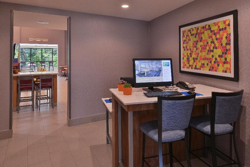 فندق Holiday Inn Express And Suites Bryant   Benton Area, An Ihg