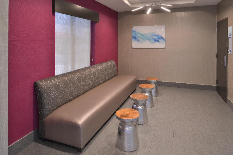 فندق Holiday Inn Express And Suites Bryant   Benton Area, An Ihg