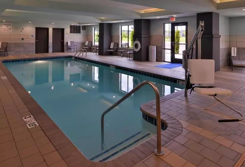 ホテル Holiday Inn Express And Suites Bryant   Benton Area, An Ihg