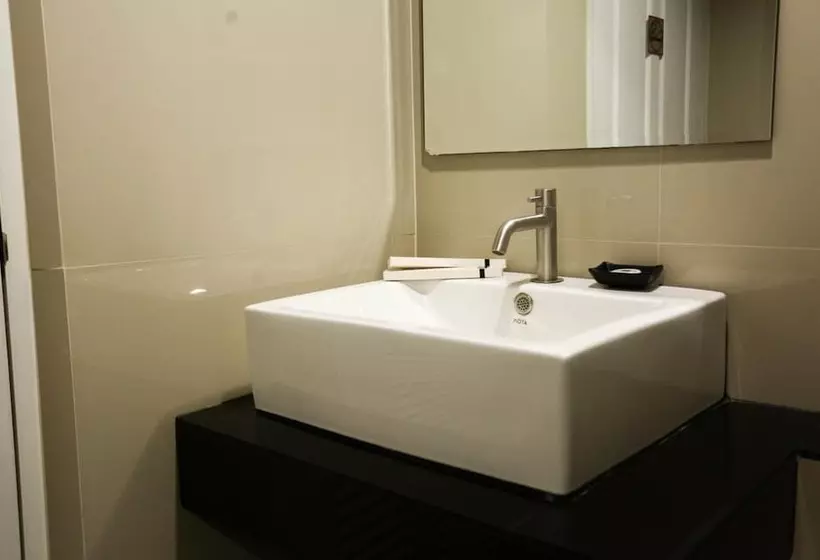 Jk Living Hotel And Service Apartment