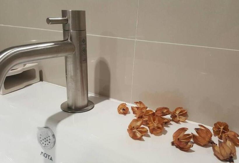 Jk Living Hotel And Service Apartment