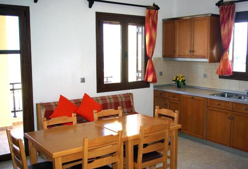 Hotel Monolithos Village