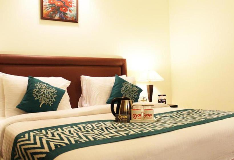 Hotel Oyo Premium Ambience Mall II