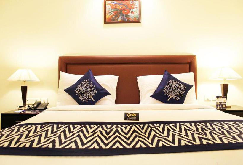 Hotel Oyo Premium Ambience Mall II