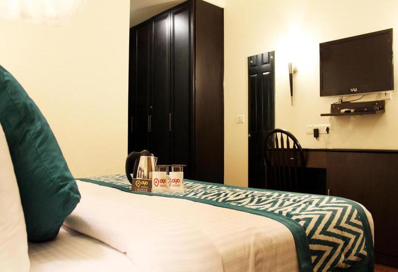 Hotel Oyo Premium Ambience Mall II