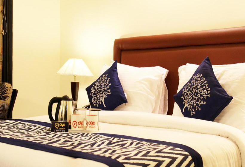 Hotel Oyo Premium Ambience Mall II