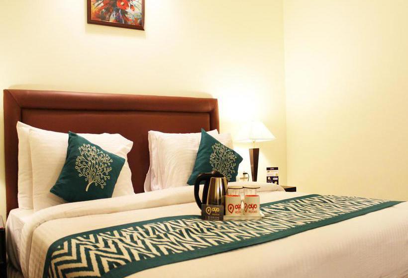 Hotel Oyo Premium Ambience Mall II