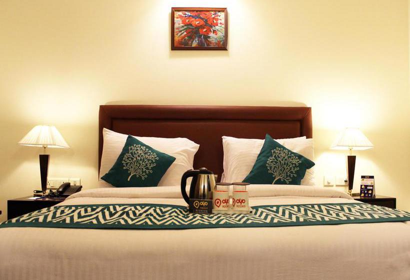 Hotel Oyo Premium Ambience Mall II