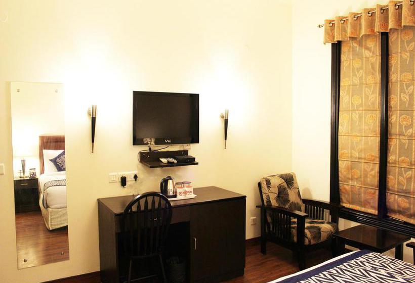 Hotel Oyo Premium Ambience Mall II