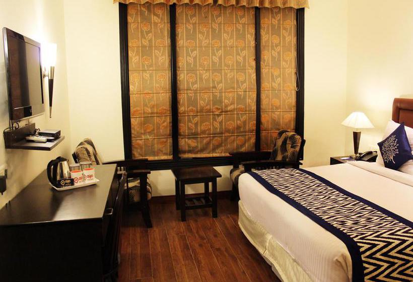 Hotel Oyo Premium Ambience Mall II