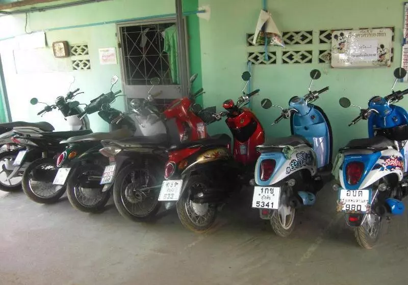 هتل Rueang Sri Si Ri