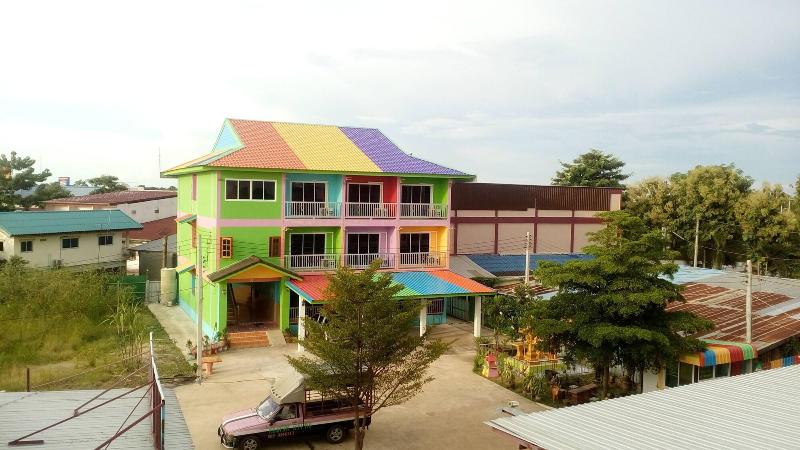 فندق Rueang Sri Si Ri