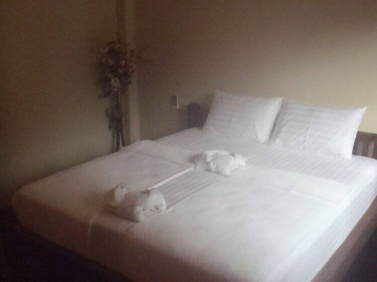 בית מלון כפרי Silver Sands Resort Koh Tao