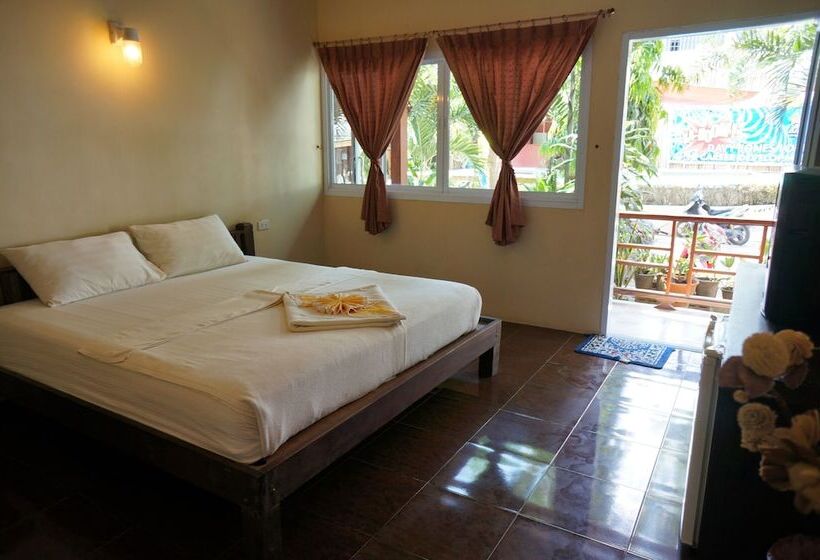 בית מלון כפרי Silver Sands Resort Koh Tao