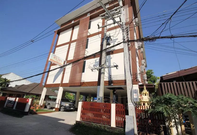 Hotelli Siriwat Apartment