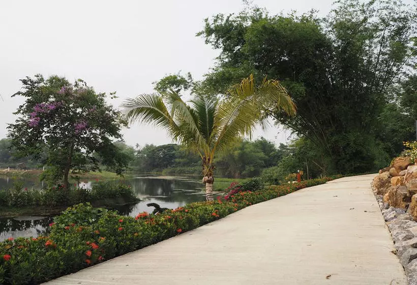 Hotelli The Canal Garden Resort