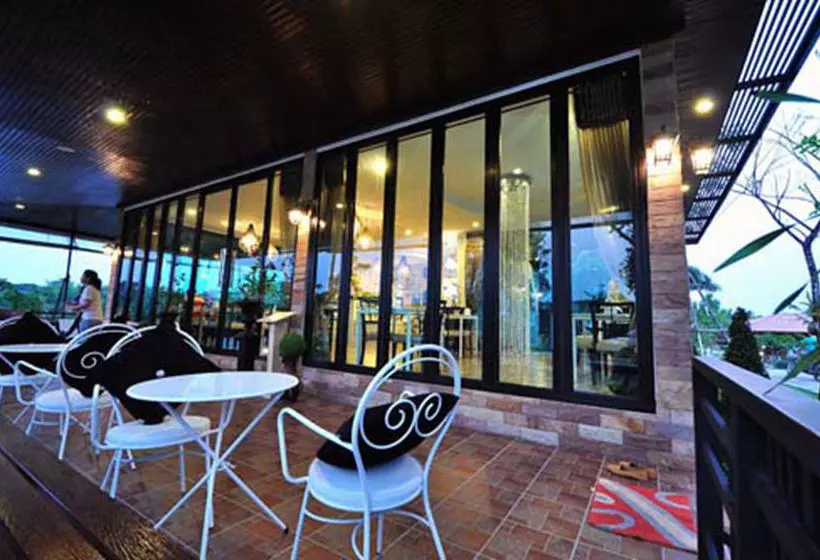 Hotelli The Canal Garden Resort