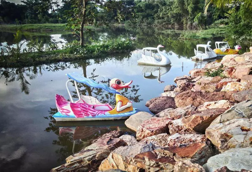 Hotelli The Canal Garden Resort