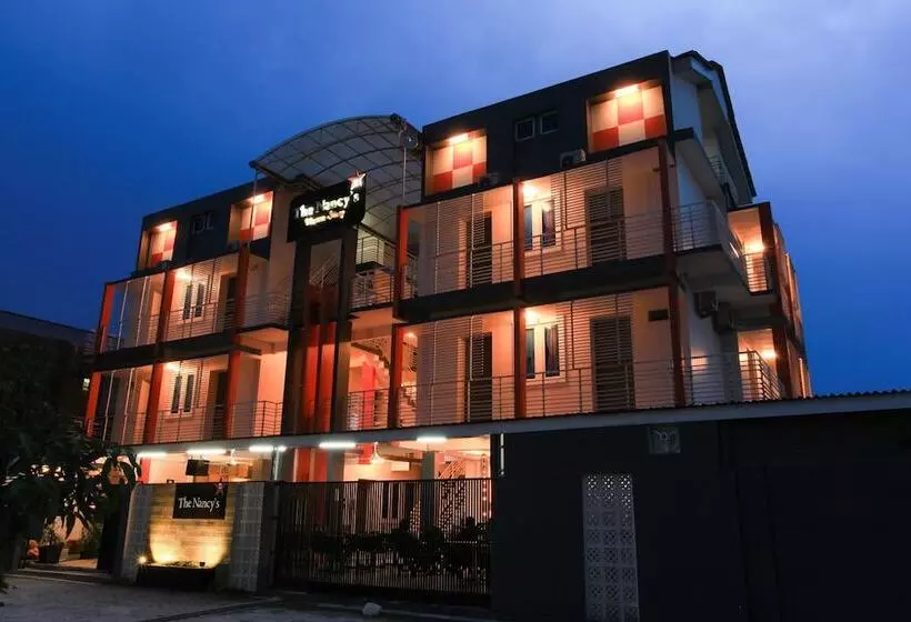 Hotelli The Nancy S Homestay Pekanbaru Mitra Reddoorz