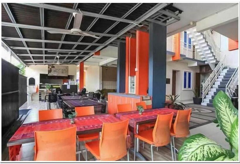 فندق The Nancy S Homestay Pekanbaru Mitra Reddoorz