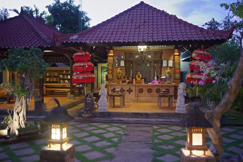酒店 Tirta Sari Bungalow