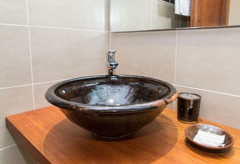 Lemonia Accommodations