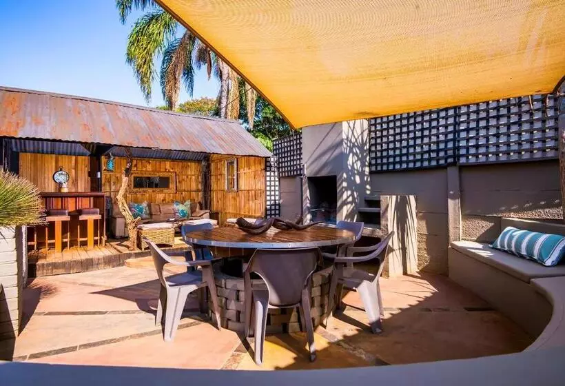 Majatalo Ama Zulu Guesthouse & Safaris