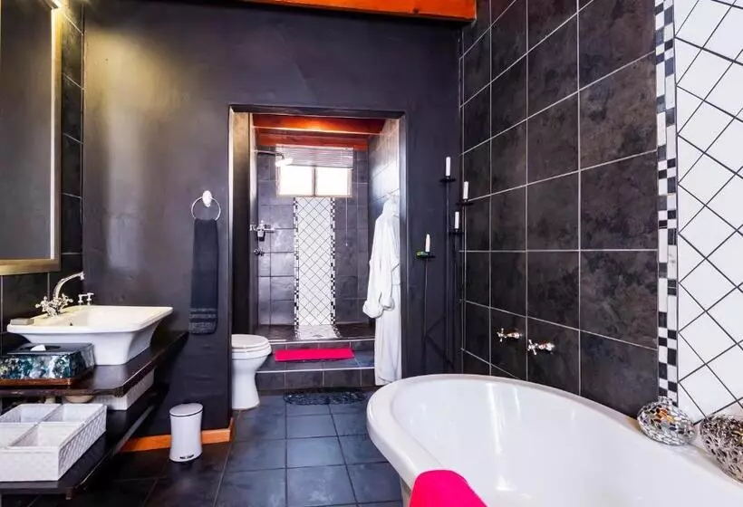 Majatalo Ama Zulu Guesthouse & Safaris