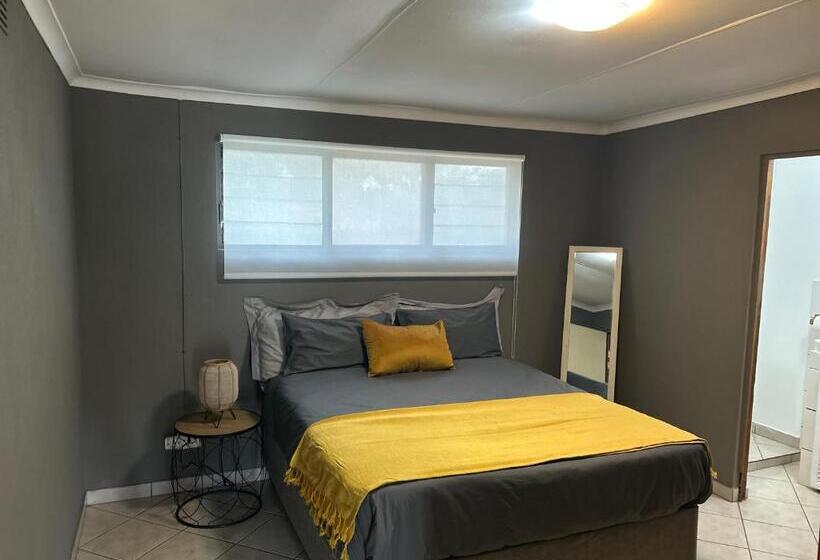 بنسيون Ama Zulu Guesthouse & Safaris