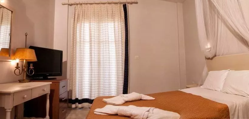 Veroniki Studios & Apartments