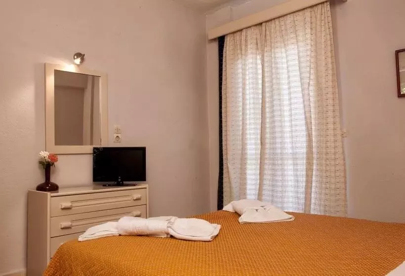 Veroniki Studios & Apartments