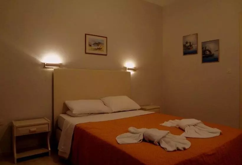 Veroniki Studios & Apartments