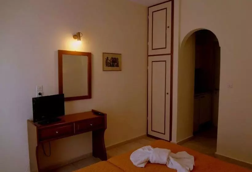 Veroniki Studios & Apartments