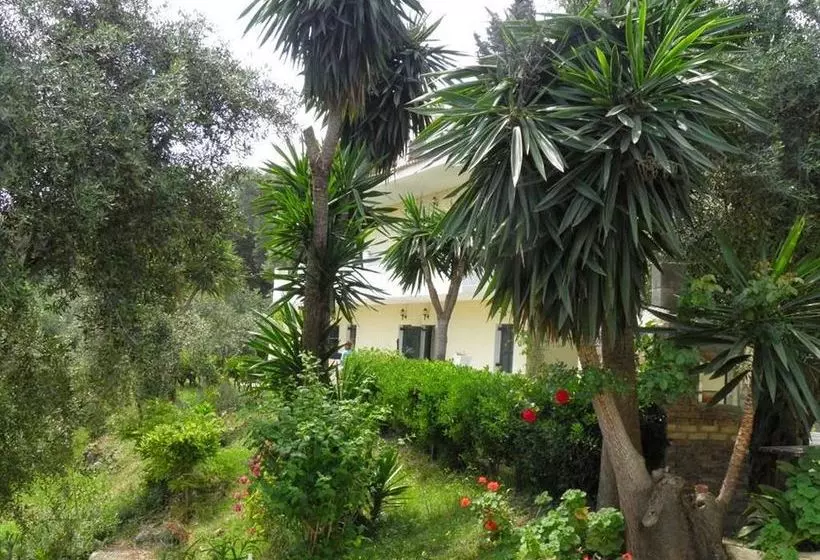 Veroniki Studios & Apartments