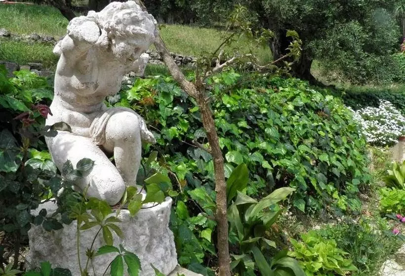 Veroniki Studios & Apartments