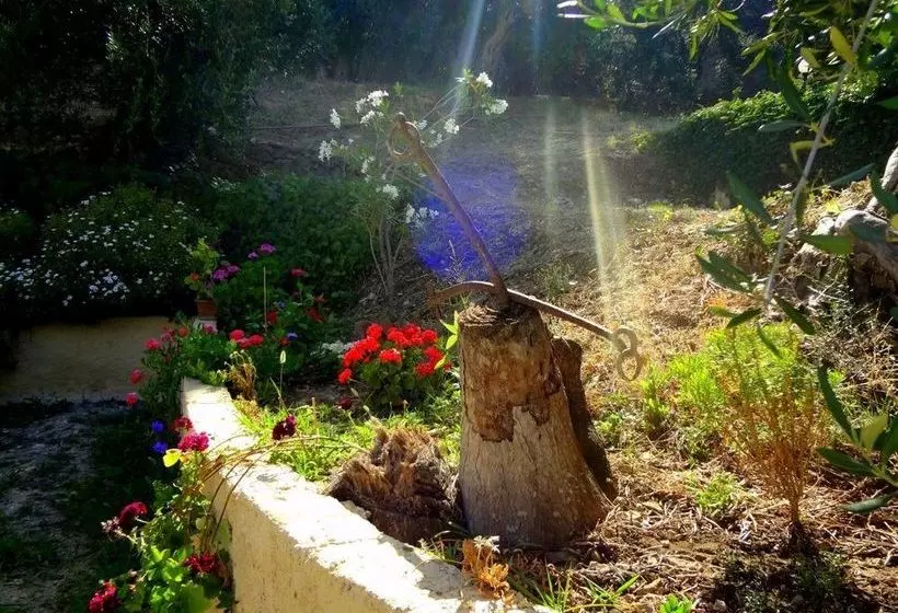 Veroniki Studios & Apartments