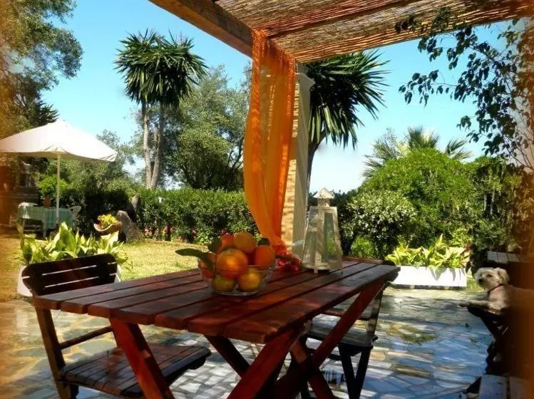 Veroniki Studios & Apartments