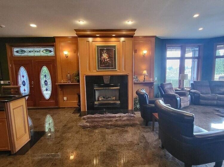 مبيت وإفطار The Mansion Inn