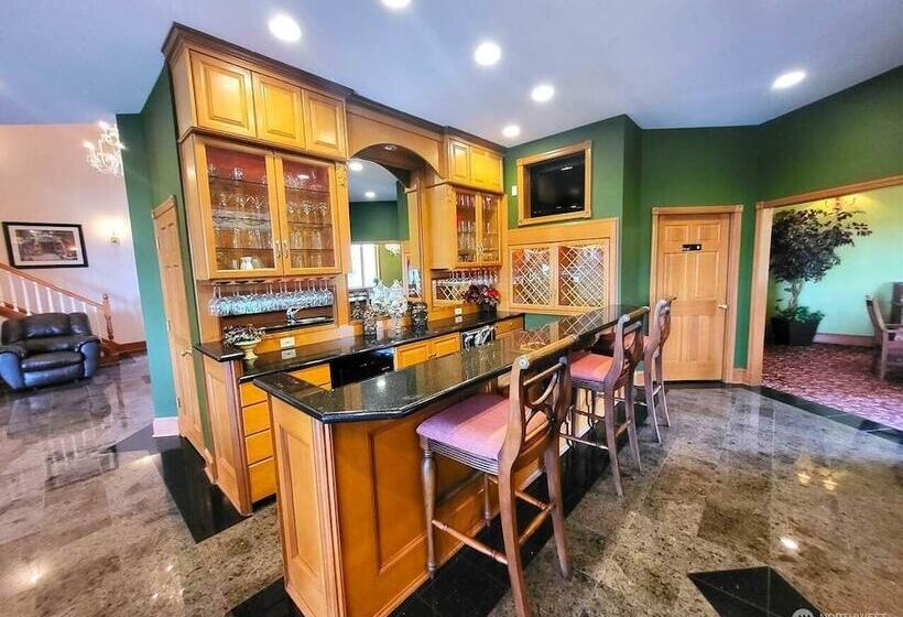 مبيت وإفطار The Mansion Inn