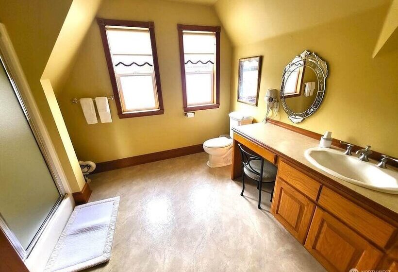 مبيت وإفطار The Mansion Inn