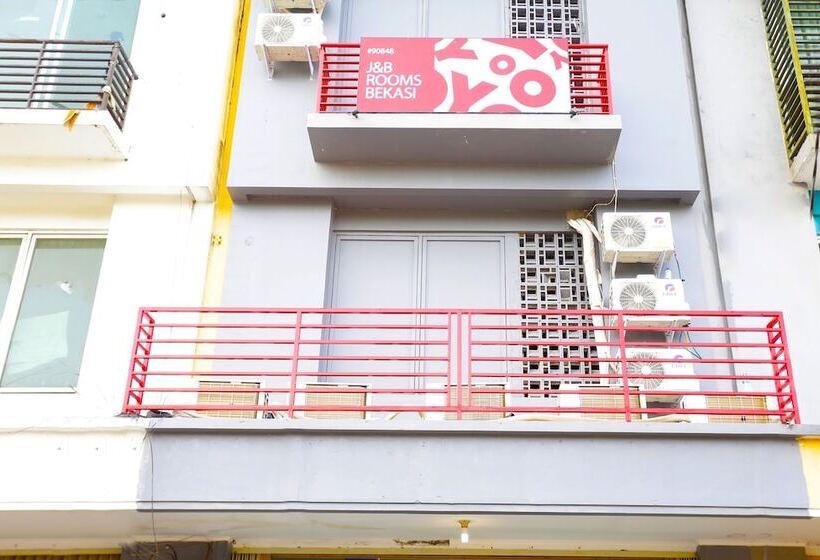 Hotel J&b Rooms By Oyo