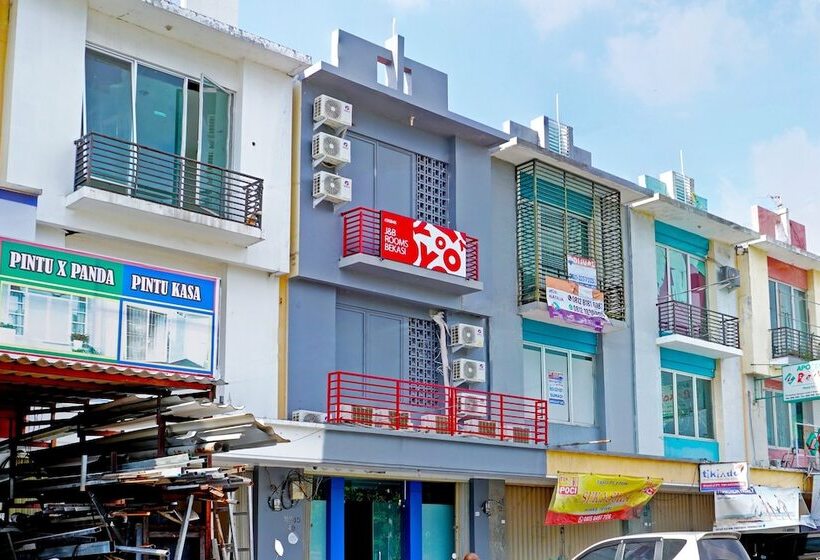 Hotel J&b Rooms By Oyo