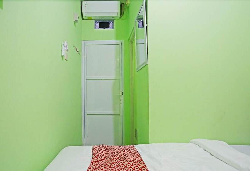 Hotel J&b Rooms By Oyo