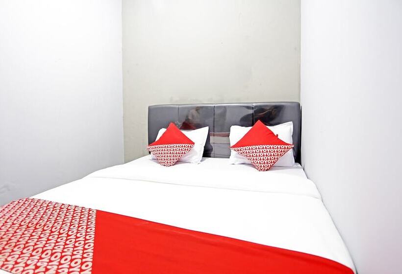 Hotel J&b Rooms By Oyo