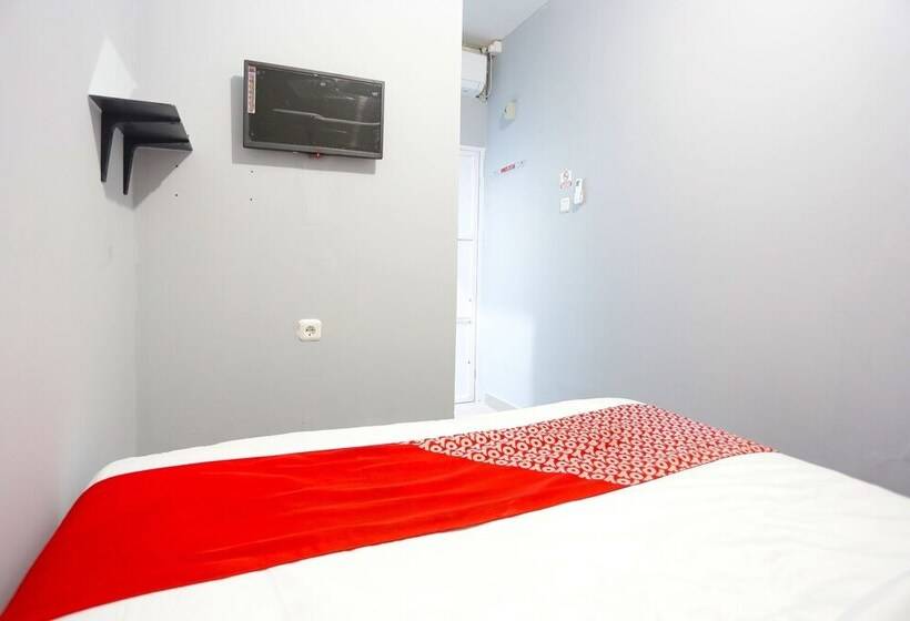 Hotel J&b Rooms By Oyo