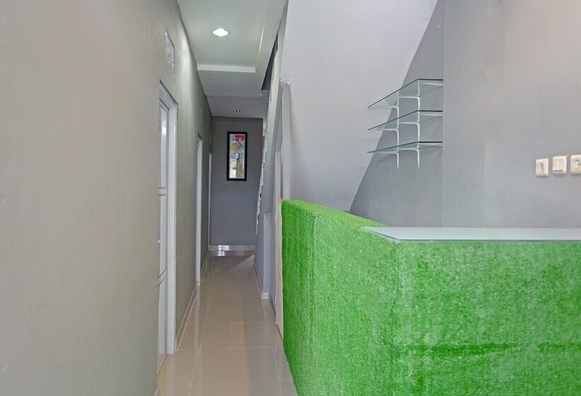 Hotel J&b Rooms By Oyo