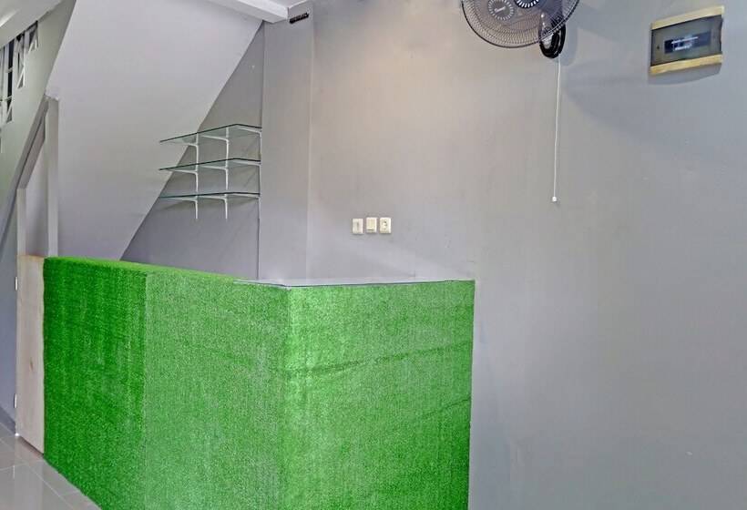 Hotel J&b Rooms By Oyo