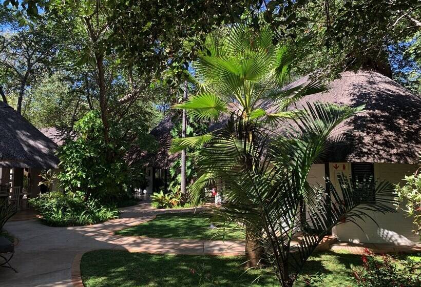 هتل Pamarah Lodge