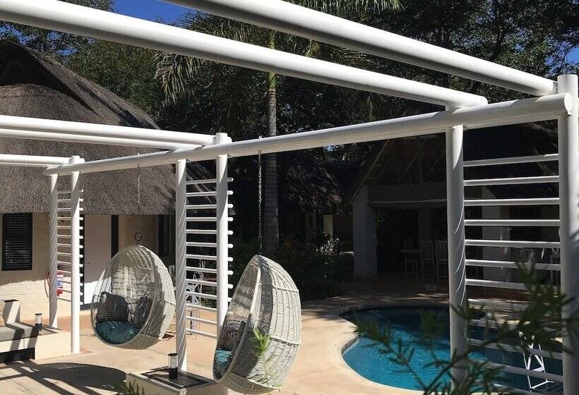 هتل Pamarah Lodge