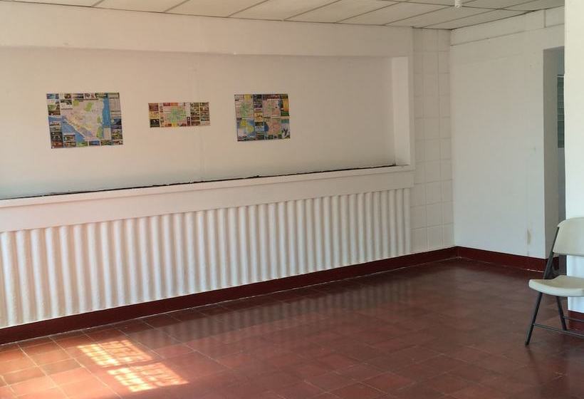 هاستل Cipres Guest House